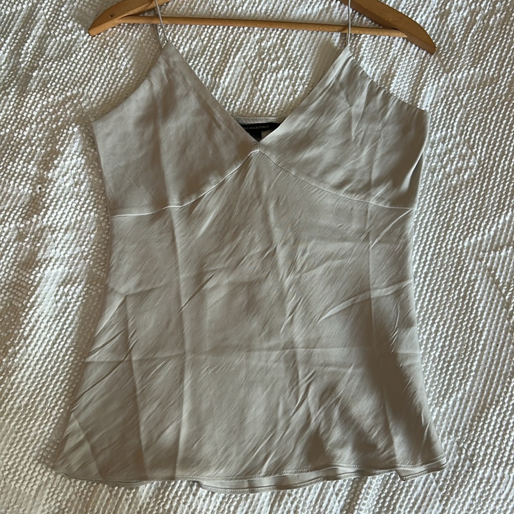NWOT Banana Republic Flowy Tank - Picture 3 of 3